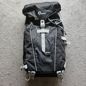 Lowepro photo sport sling 100aw Camara hiking bag.